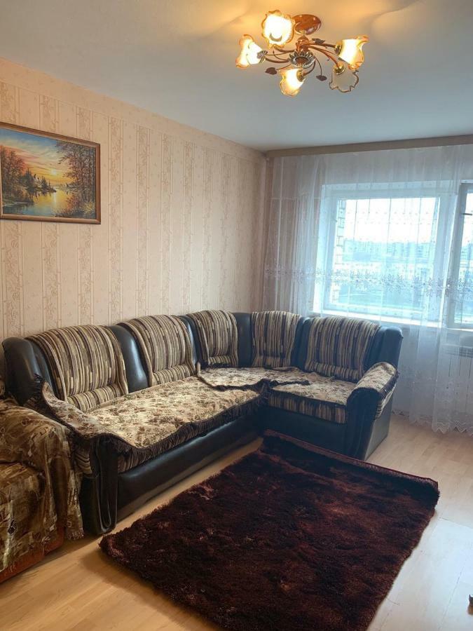 Ореховая Горка Апартаменты С Балконом И Лифтом Narva Luaran gambar