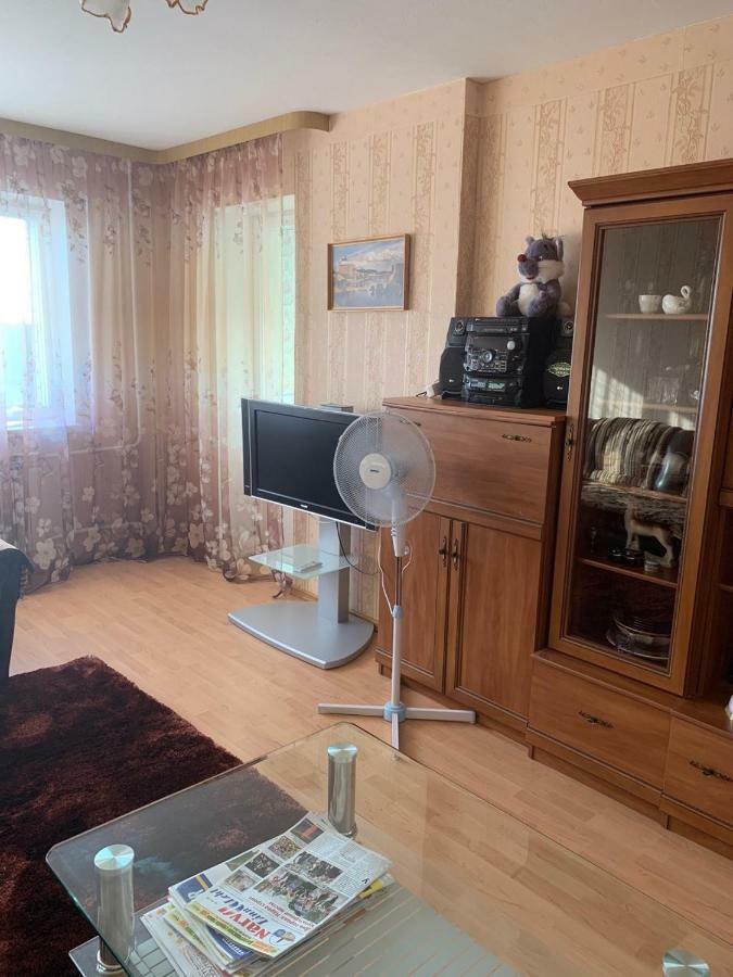 Ореховая Горка Апартаменты С Балконом И Лифтом Narva Luaran gambar